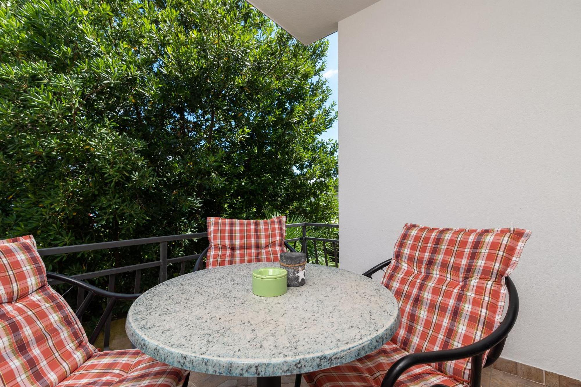 Maca Apartments Trogir Exterior foto