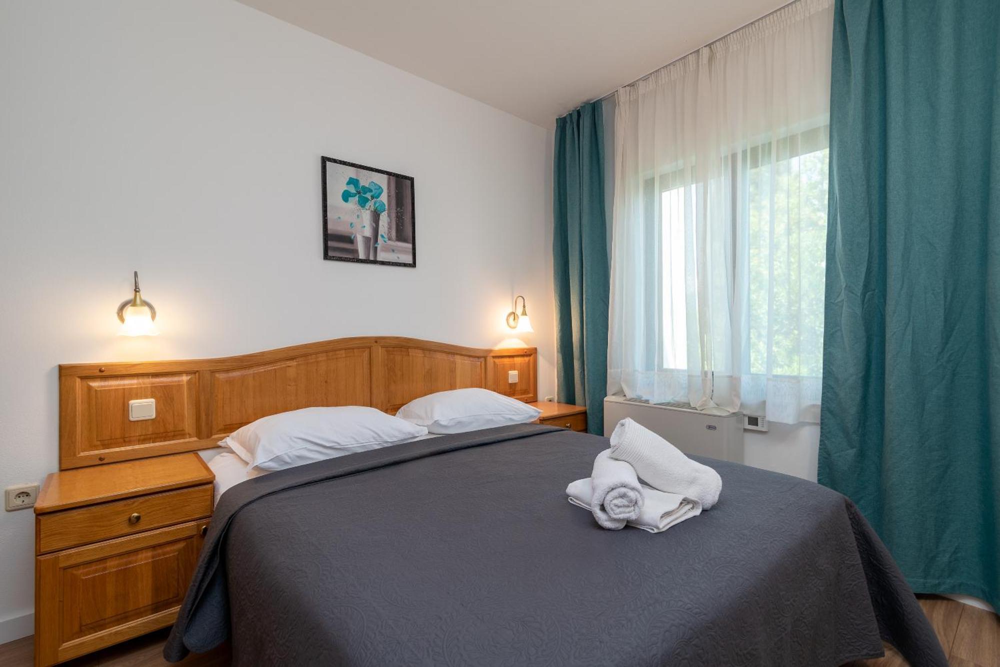 Maca Apartments Trogir Exterior foto