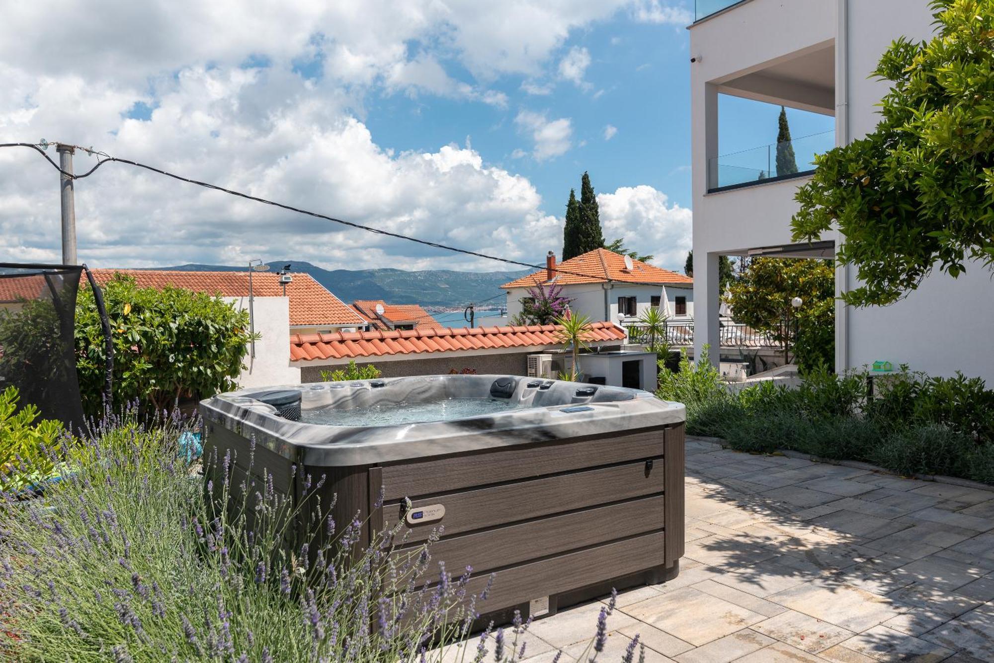Maca Apartments Trogir Exterior foto