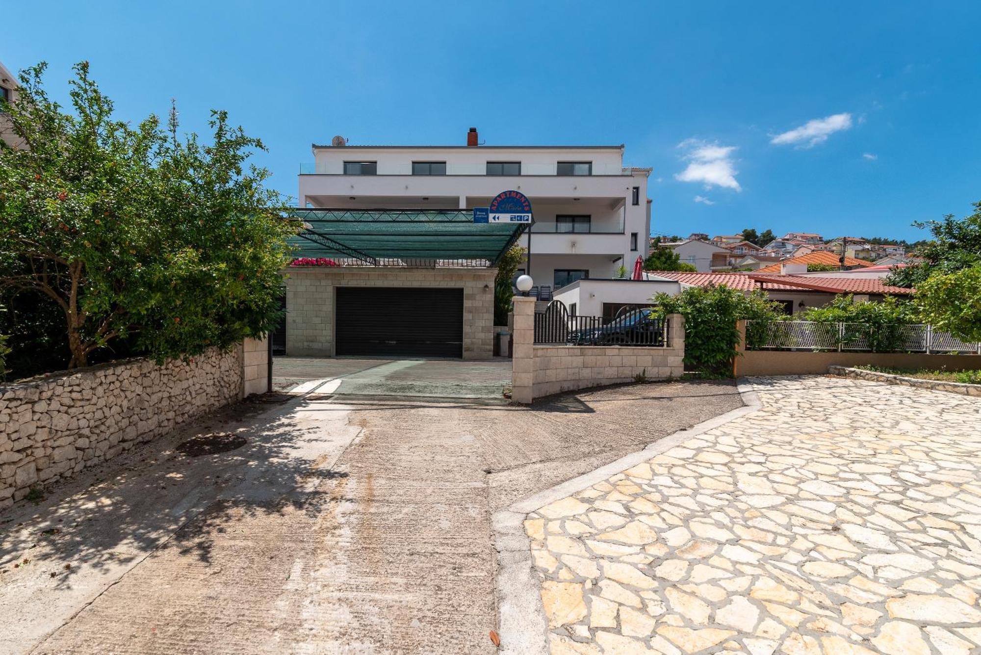 Maca Apartments Trogir Exterior foto