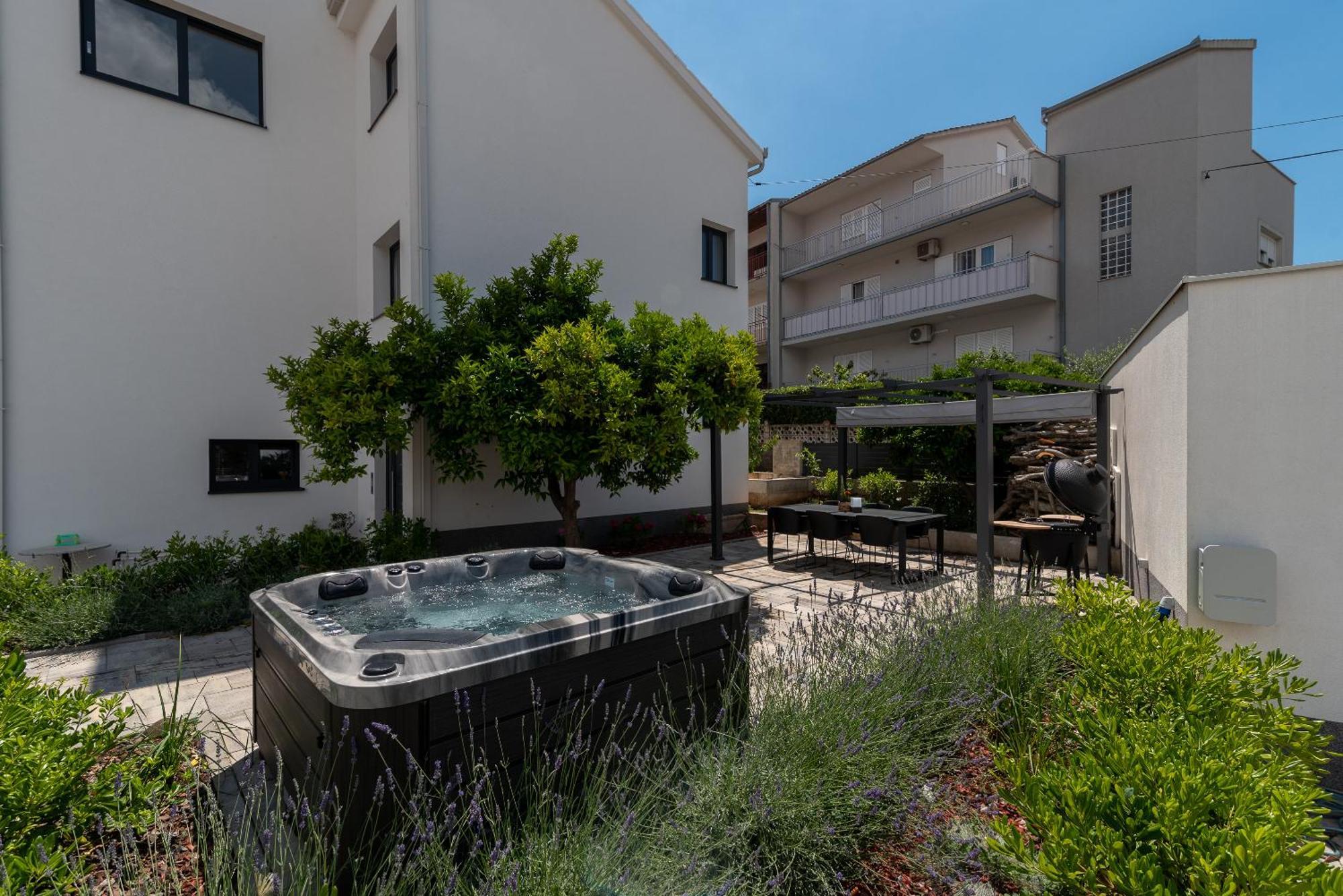 Maca Apartments Trogir Exterior foto