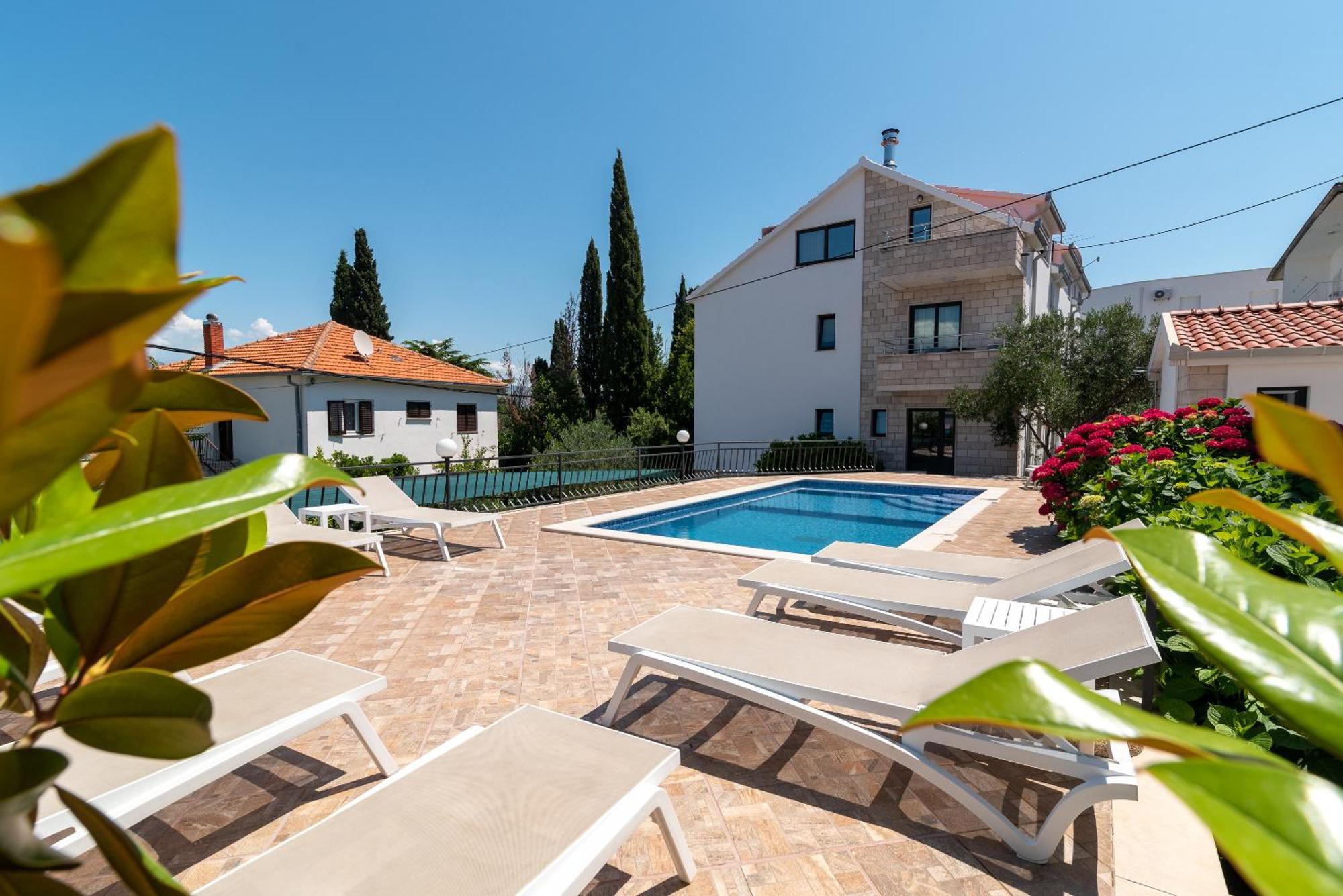 Maca Apartments Trogir Exterior foto