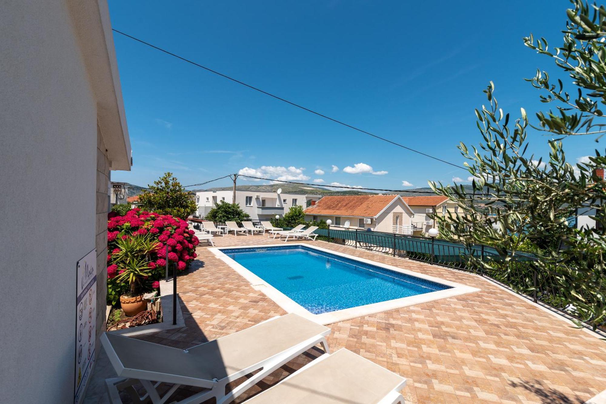 Maca Apartments Trogir Exterior foto