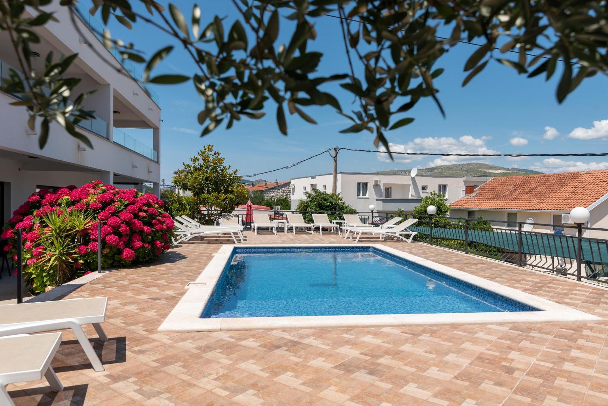 Maca Apartments Trogir Exterior foto